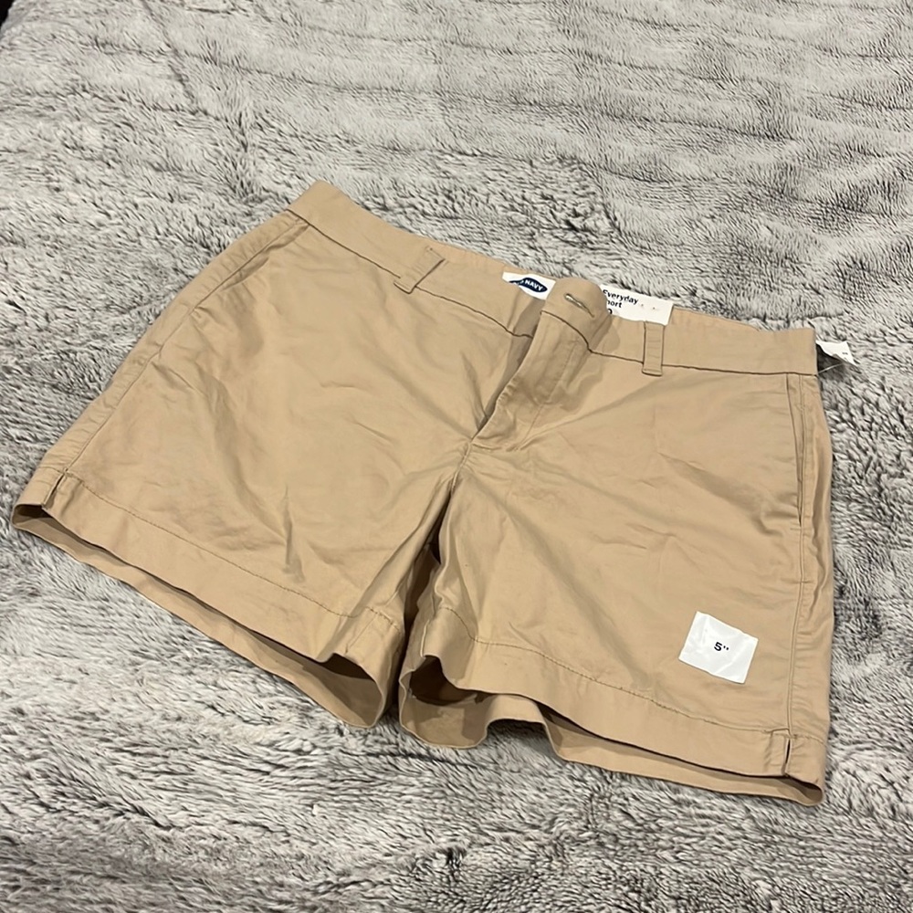 new old navy tan shorts with 5 inch inseam